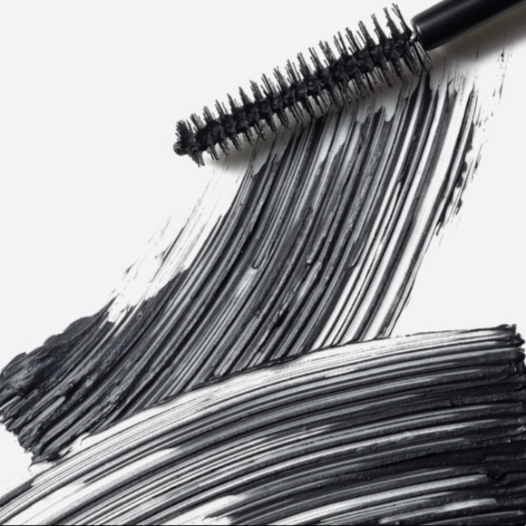 MAC Cosmetics Magic Extension 5 MM Fibre Mascara in Extensive Black NEW BNIB - Picture 4 of 8